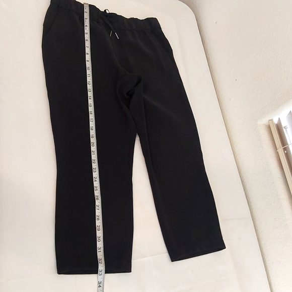 Lululemon On The Fly Crop Pants - Picture 13 of 14